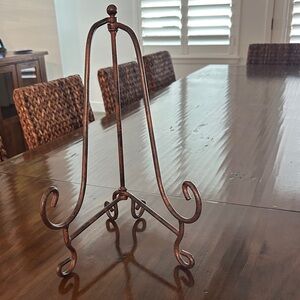 Elegant Black/Copper Metal Table Top Easel